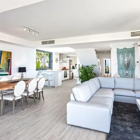 La Solera, Villa *